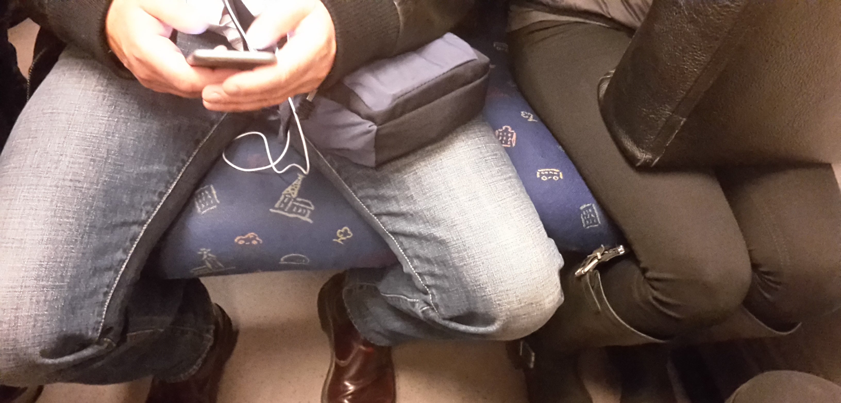 manspreading